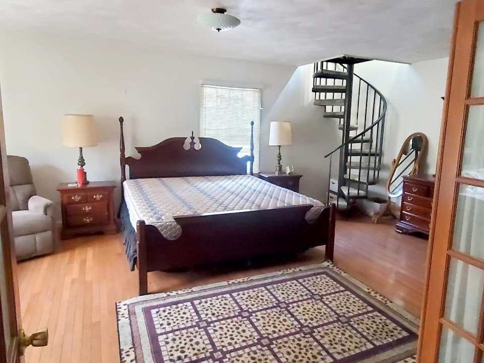 495 Simmons Road, photo 15 of 18