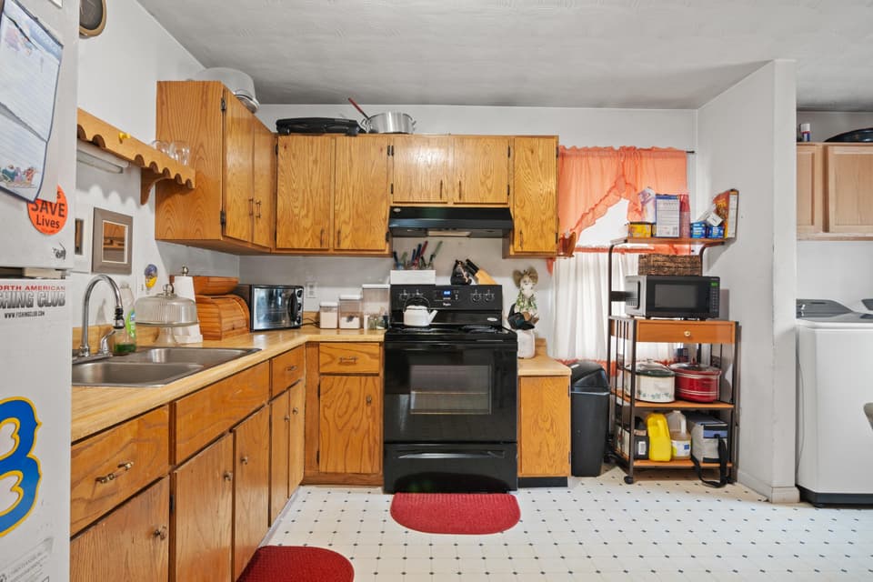 490 Sunnyside Lane, photo 16 of 36