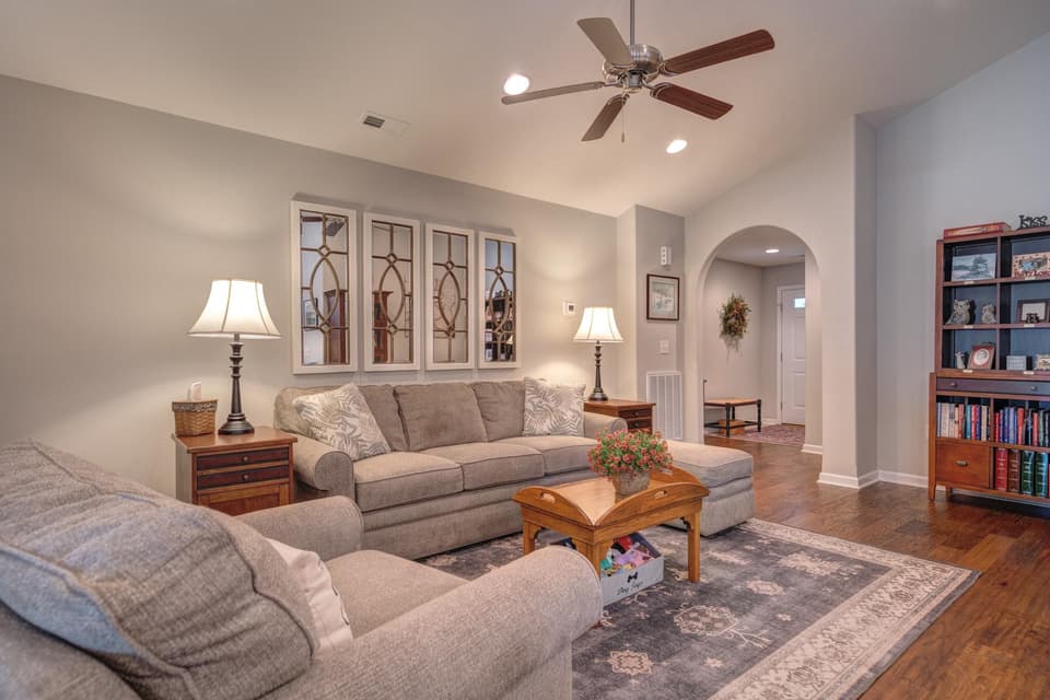 2160 Glade Drive SE, photo 16 of 40