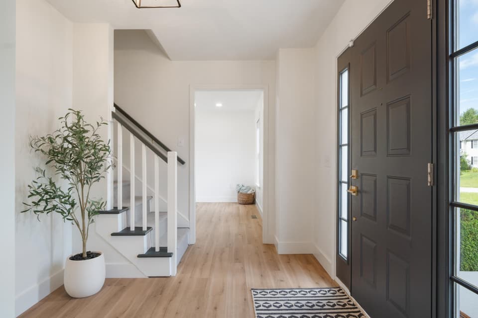 180 Sapphire Avenue, photo 11 of 40