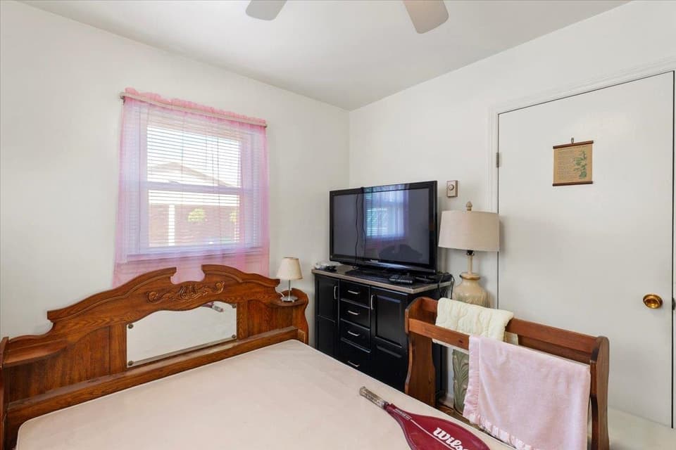 1015 Reading Road, photo 24 of 40