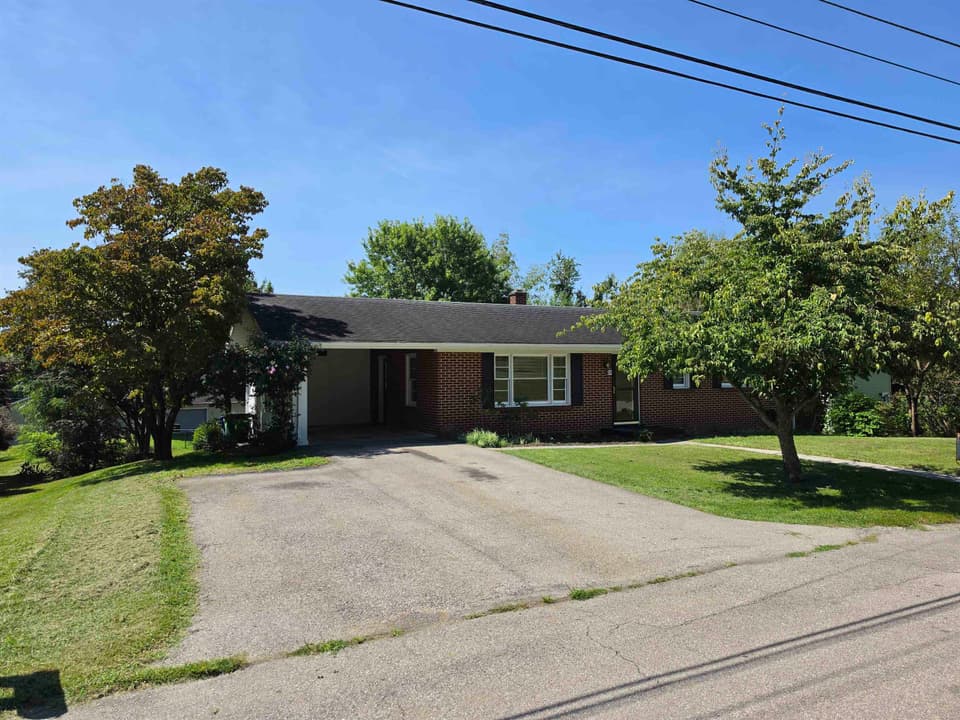 915 Church Street, photo 3 of 28