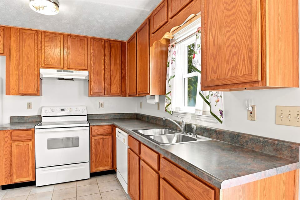 111 Hagan Street NE, photo 17 of 40