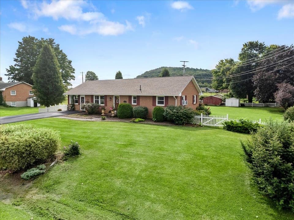 115 Gum Drive, photo 10 of 40