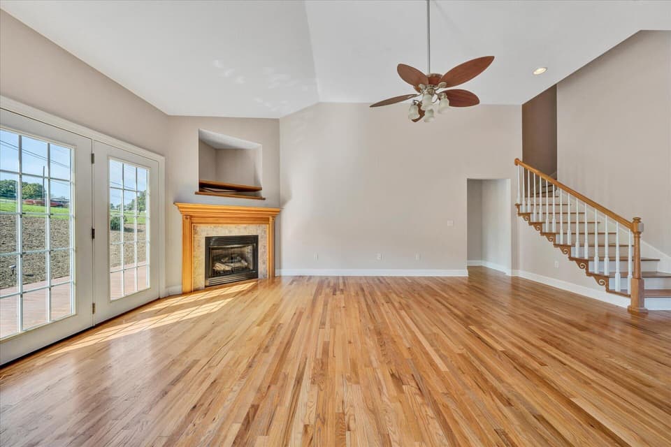 2075 Lake Vista Dr, photo 16 of 38