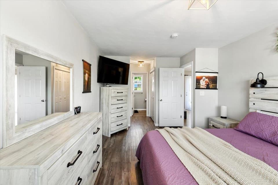 150 Sage Lane, photo 9 of 32
