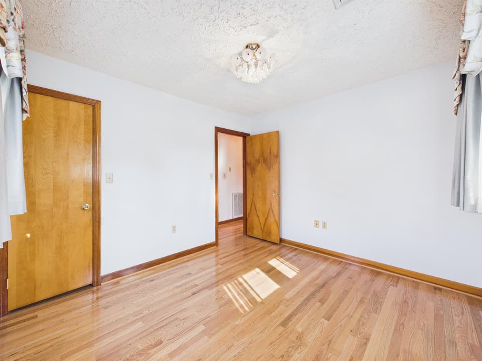240 Walnut Drive, photo 25 of 40