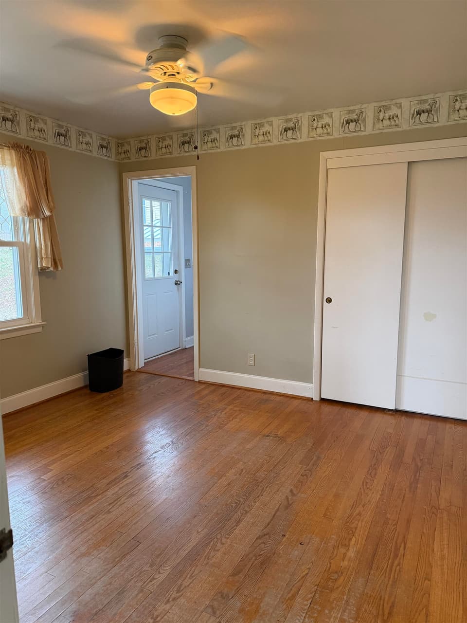 680 Mountainview Drive, photo 22 of 24