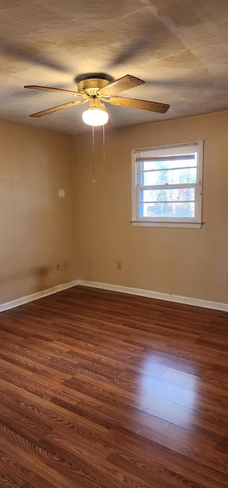 1370 Roanoke Street, photo 2 of 24