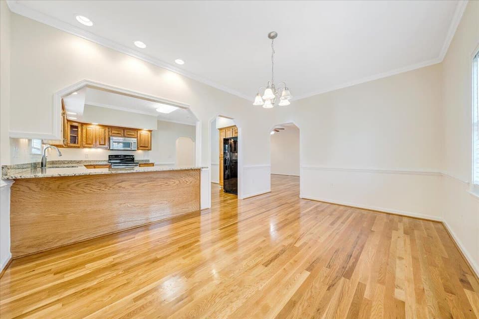 481 Houchins Rd, photo 13 of 35