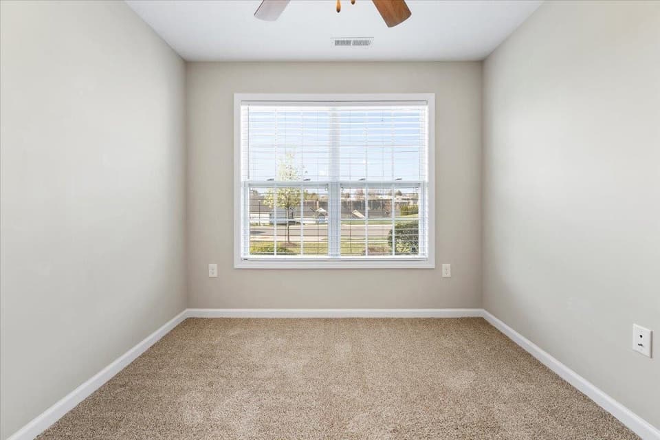 2045 Giles Drive SE, photo 7 of 40
