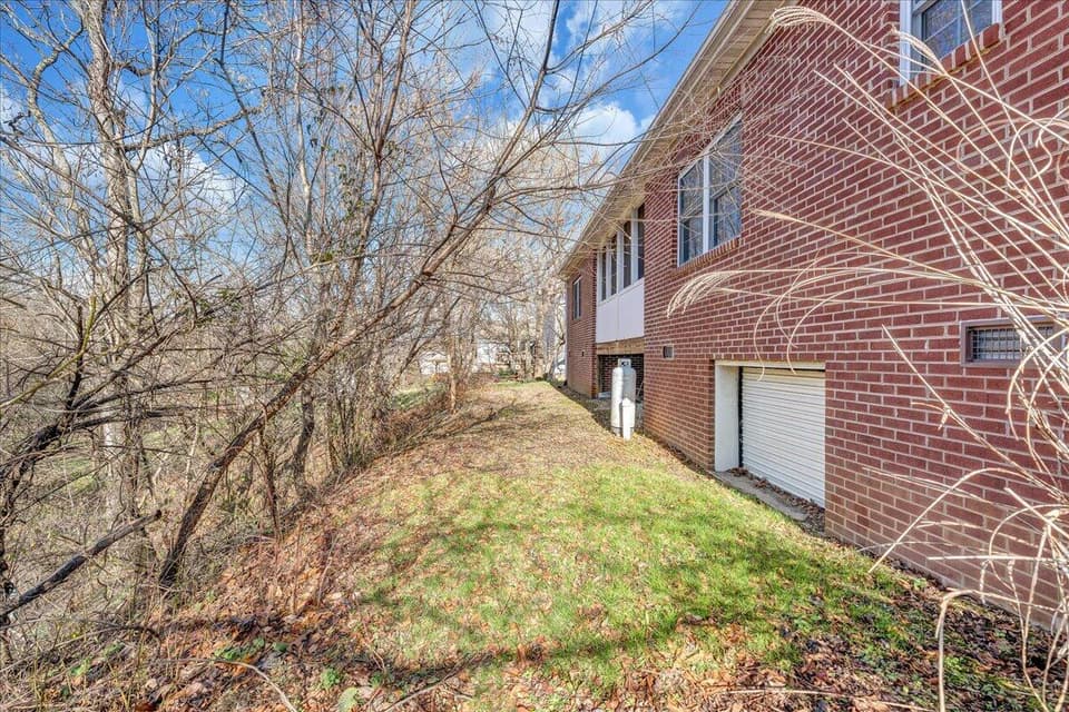 481 Houchins Rd, photo 33 of 35