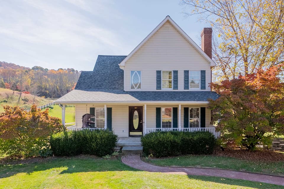 497 Canterbury Street SW, photo 4 of 40