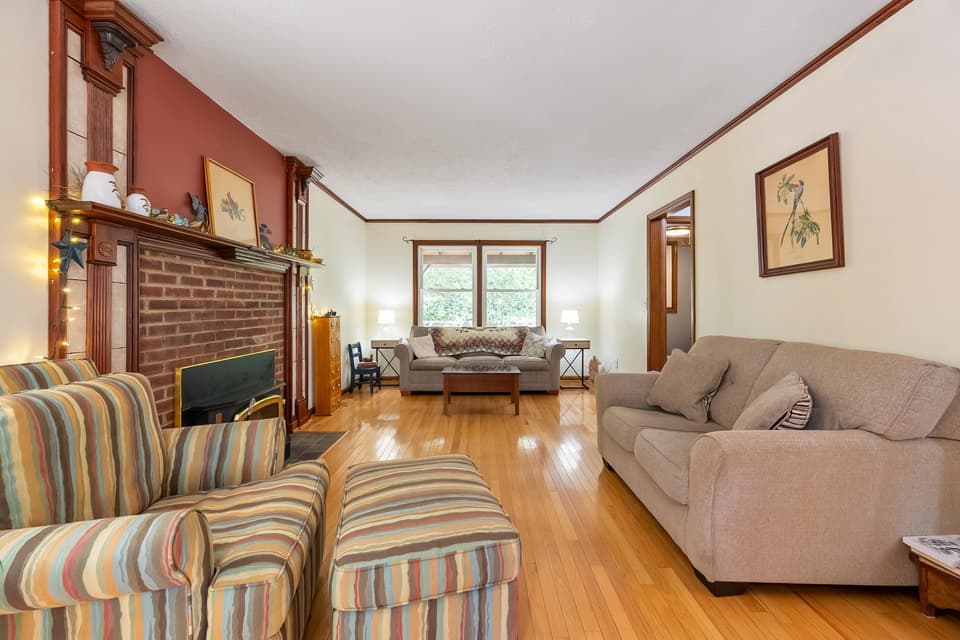1160 Sherwood Drive, photo 19 of 40