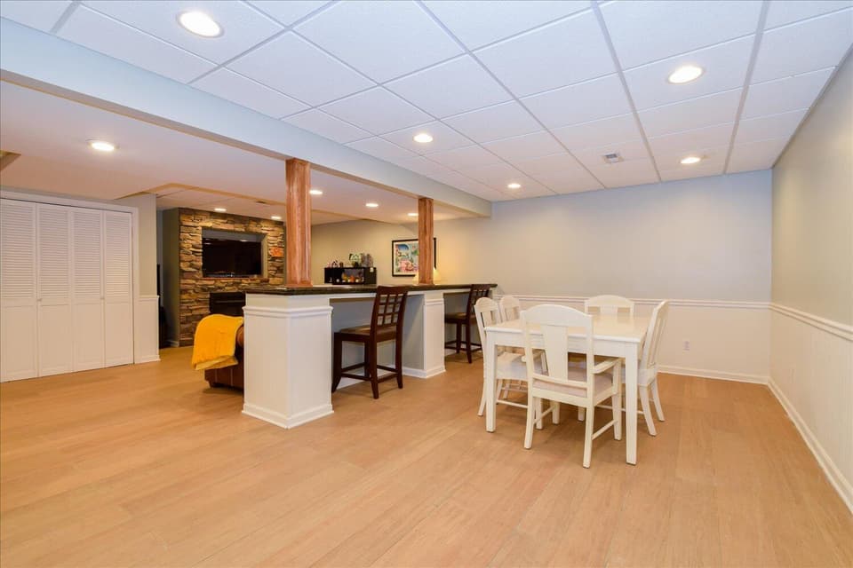 2070 Lake Vista Drive, photo 23 of 36