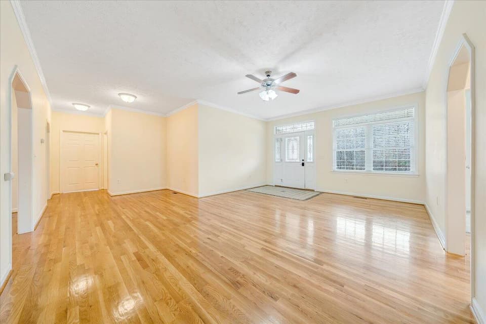 481 Houchins Rd, photo 9 of 35