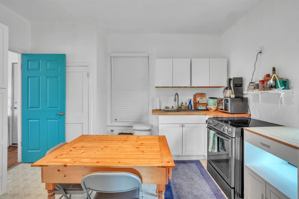 513 Craig Street, photo 11 of 32