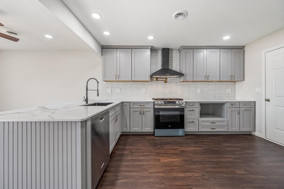 10 Patricia Lane SE, photo 11 of 36
