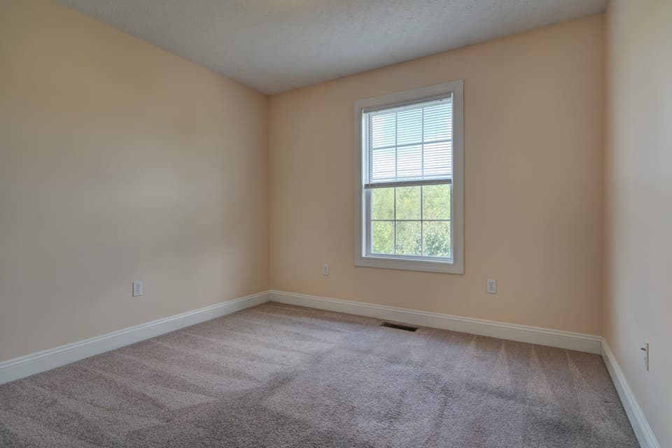 815 Oaktree Boulevard, photo 24 of 30