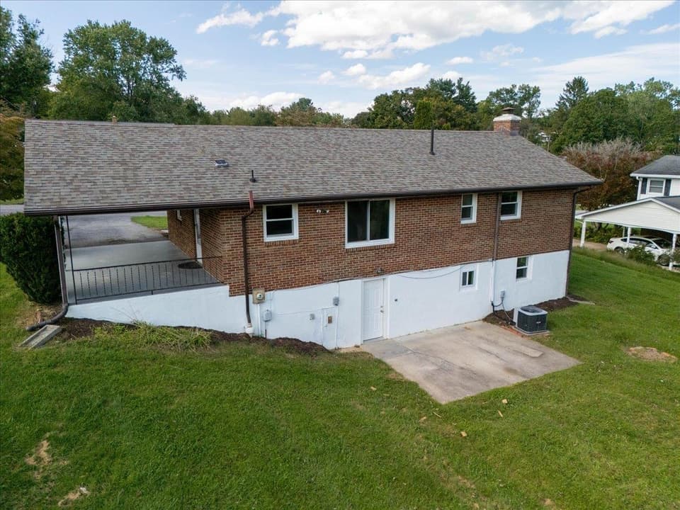 130 Greenway Drive, photo 21 of 30