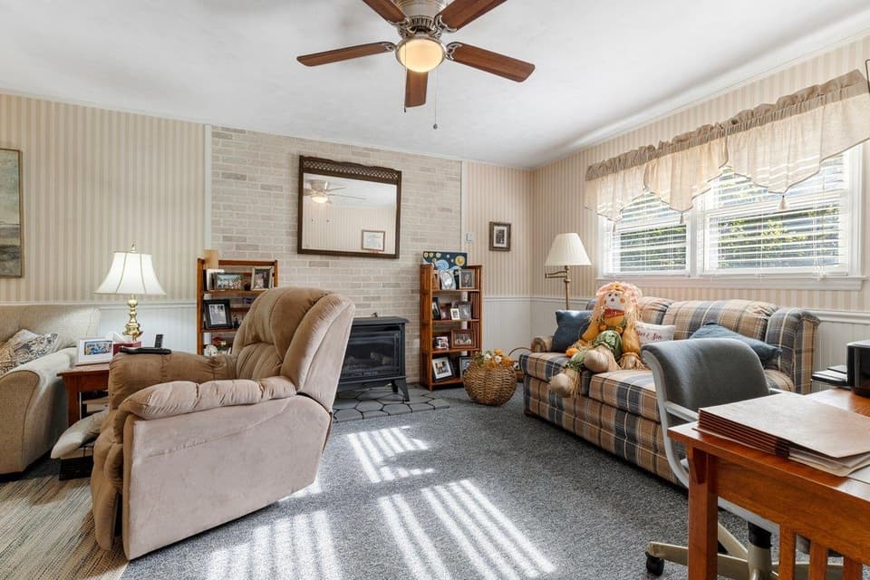 125 Edgewood Drive, photo 28 of 35