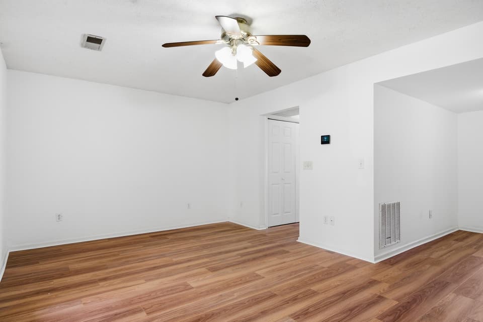1655 York Drive, photo 13 of 38