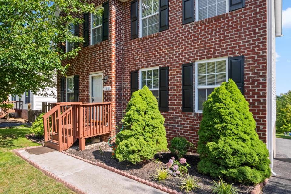 145 Wistaria Drive, photo 3 of 40