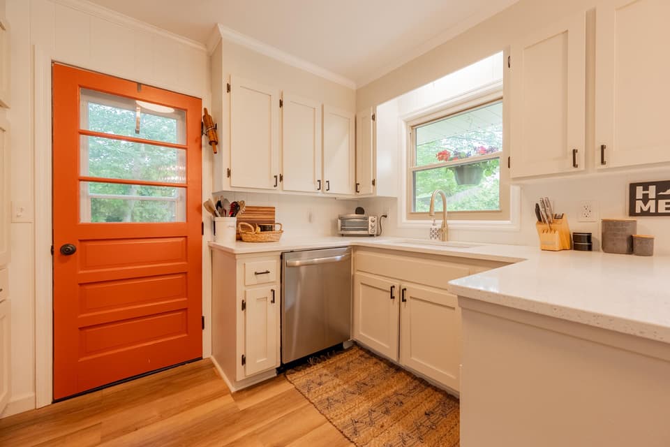 305 Overland Drive, photo 14 of 40