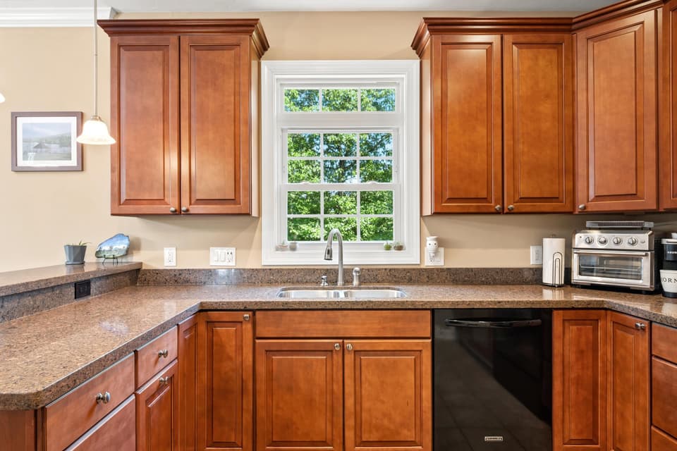925 Brooklyn Avenue, photo 10 of 40