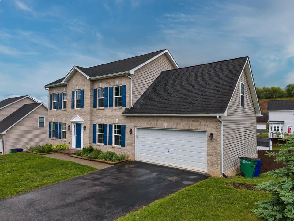1480 Kensington Way, photo 2 of 40