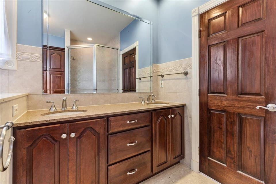 2251 Lake Vista Drive, photo 33 of 40
