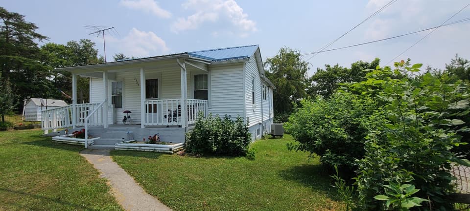 2369 Peppers Ferry Road NW, photo 2 of 34