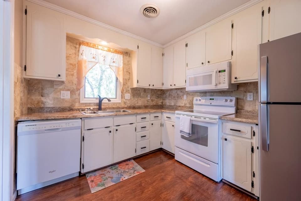 265 Mulberry Drive, photo 16 of 40