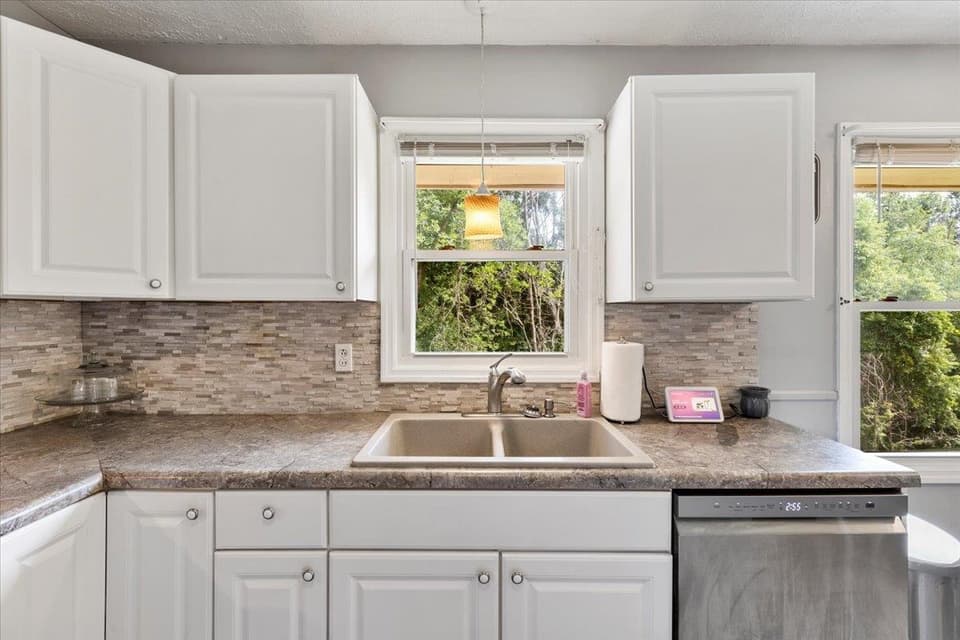 2318 Plateau Drive, photo 10 of 40