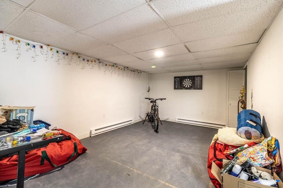 1380 Rigby Street, photo 29 of 32