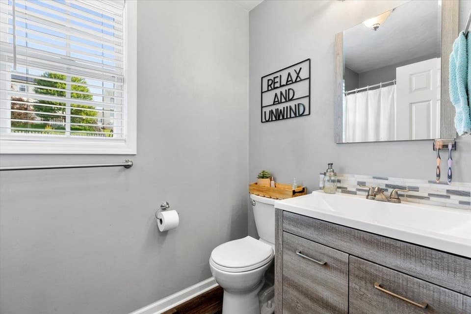 150 Sage Lane, photo 11 of 32