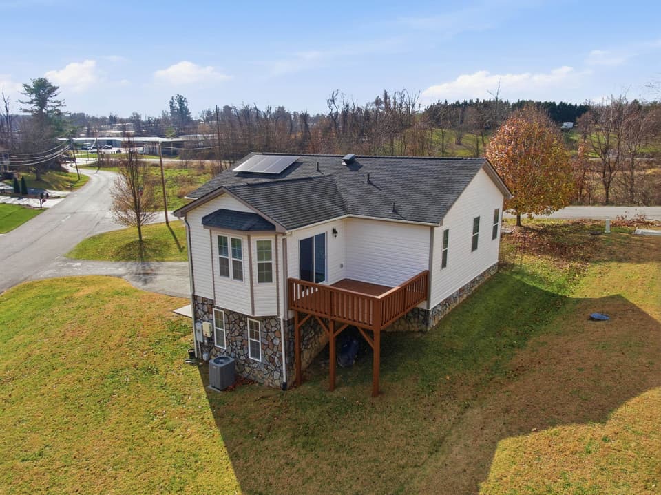 370 Robin Hood Drive, photo 12 of 40