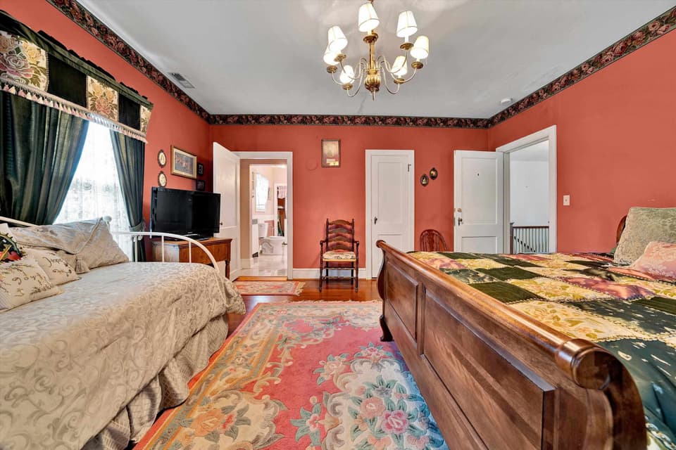115 Lester Street, photo 33 of 40