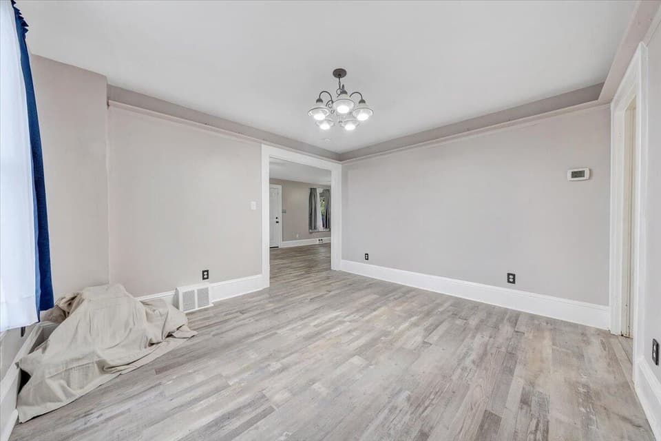 855 E Main St, photo 8 of 34