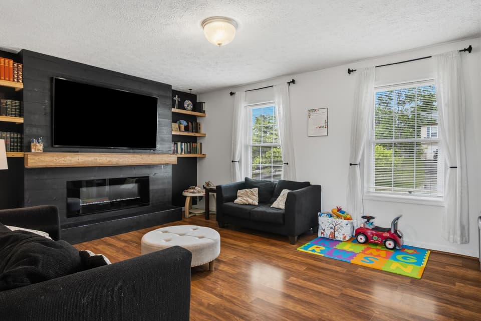 1685 Forelmont Street, photo 9 of 40