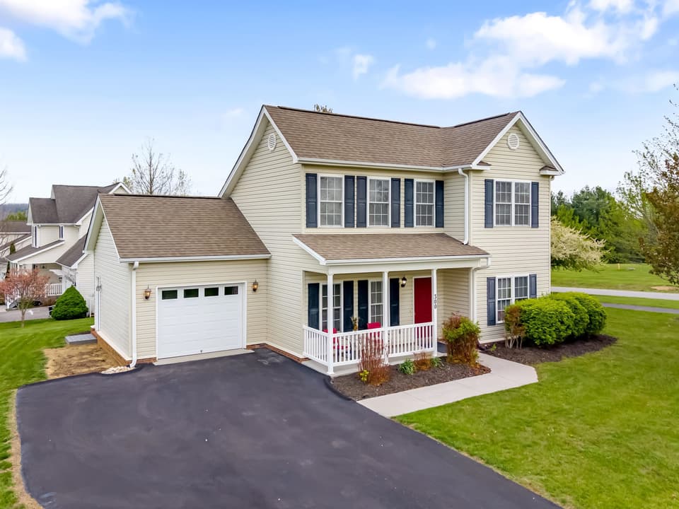 300 Meadow Drive, photo 2 of 40