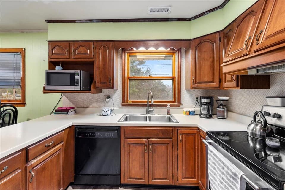 135 Griggs Street, photo 8 of 36