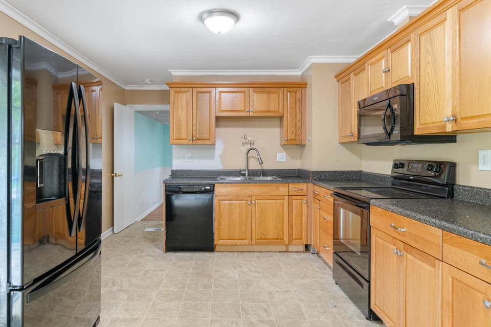 955 McHenry Avenue, photo 5 of 29