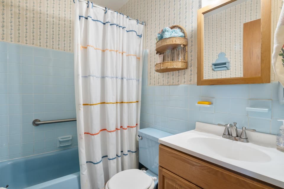 1190 S Franklin Street, photo 26 of 40