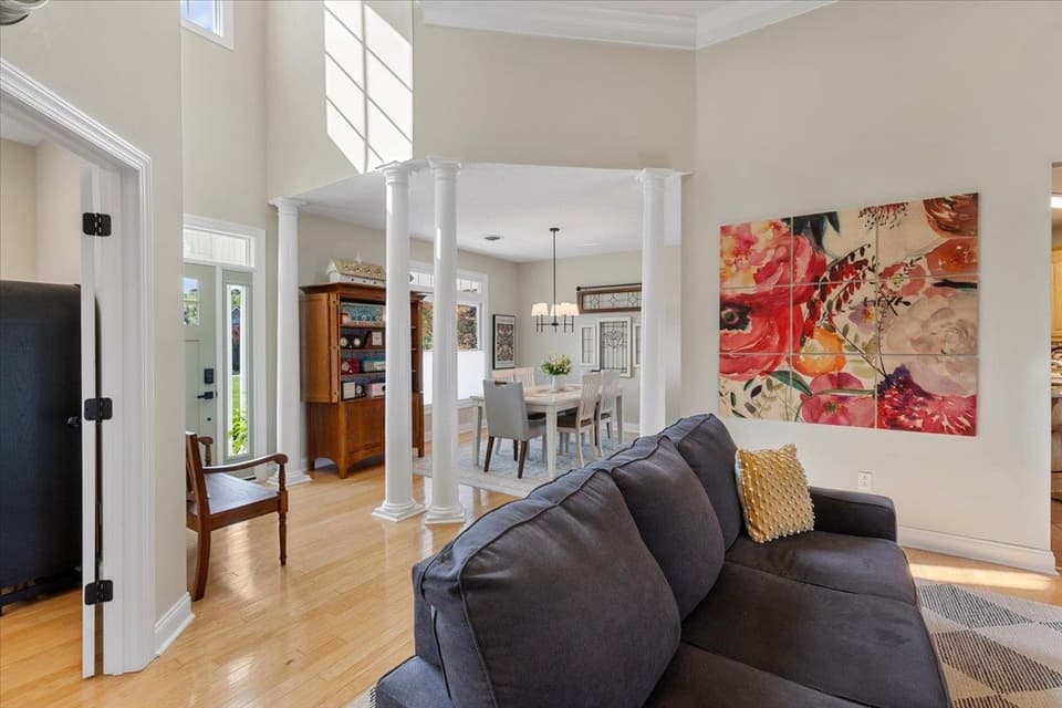 2120 Knoll Crest Drive, photo 15 of 40