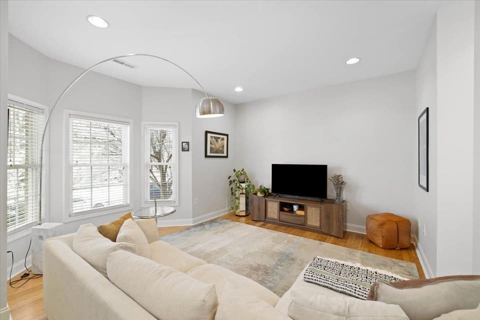 95 Phoenix Boulevard NW, photo 5 of 31