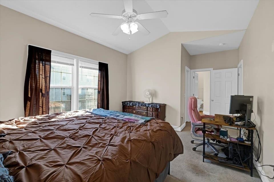 940 Oaktree Boulevard, photo 18 of 30