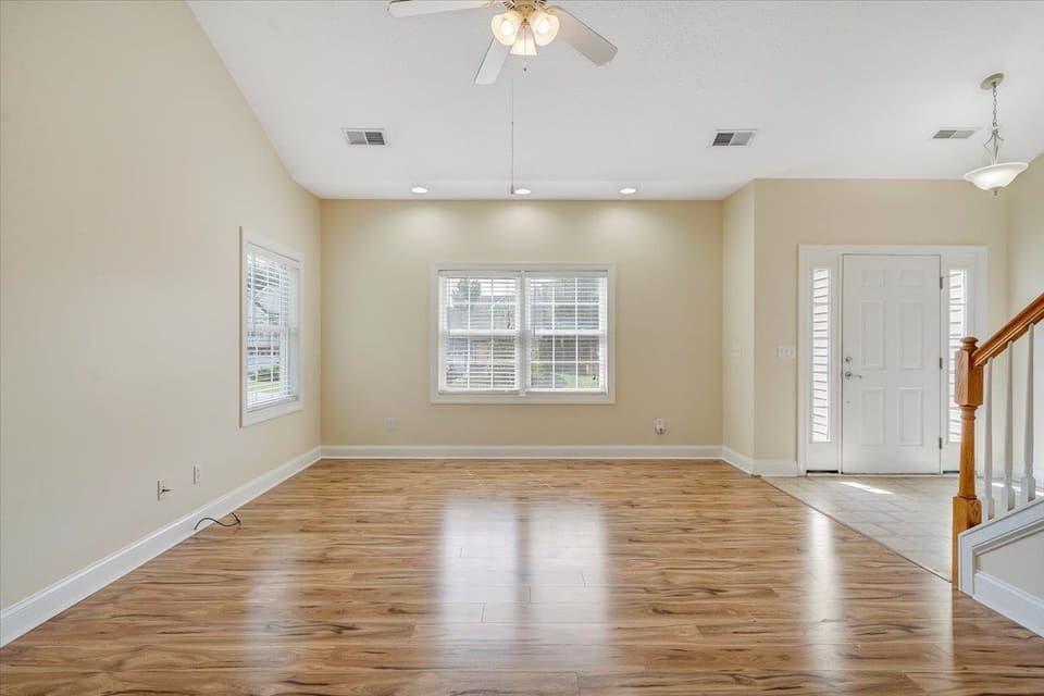 230 Meadow Drive, photo 4 of 40