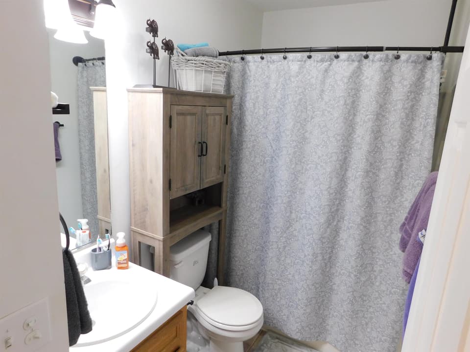 565 School Lane, photo 14 of 16