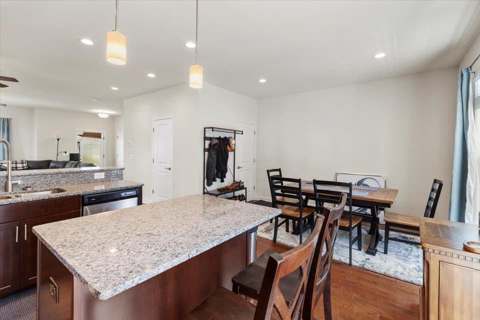 325 John Adams Drive, photo 20 of 40
